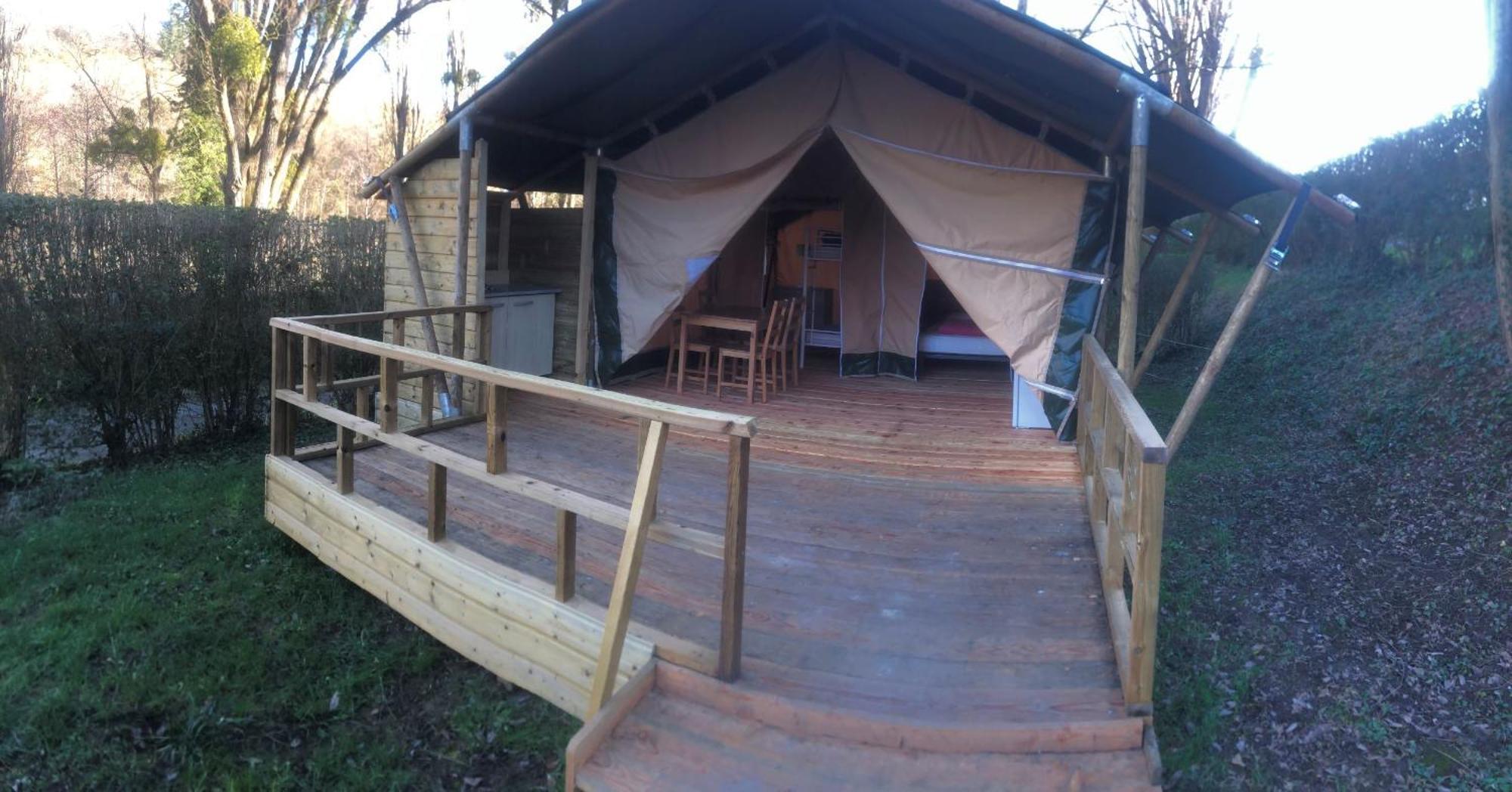 Camping Du Pont De St Gal Saint-Gal-sur-Sioule Extérieur photo