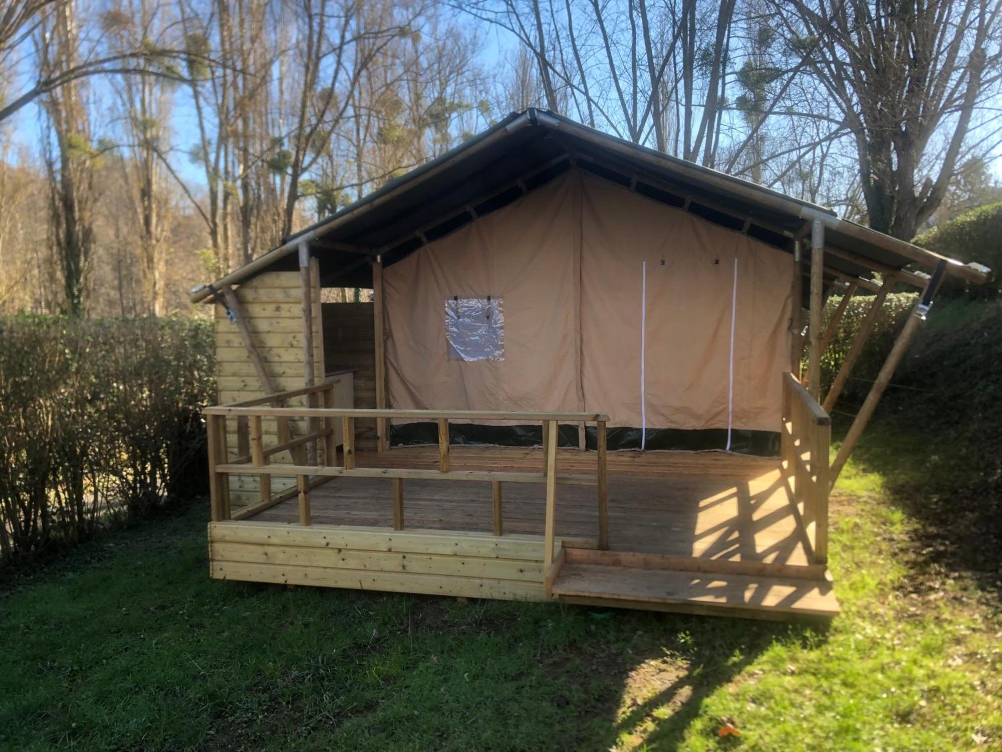Camping Du Pont De St Gal Saint-Gal-sur-Sioule Extérieur photo