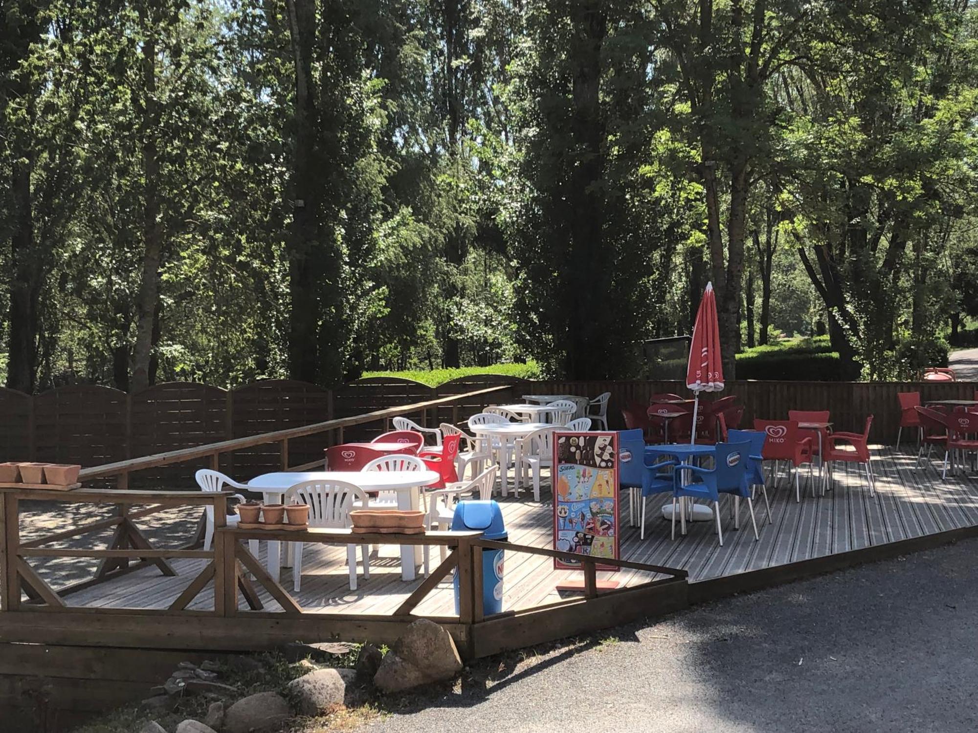 Camping Du Pont De St Gal Saint-Gal-sur-Sioule Extérieur photo